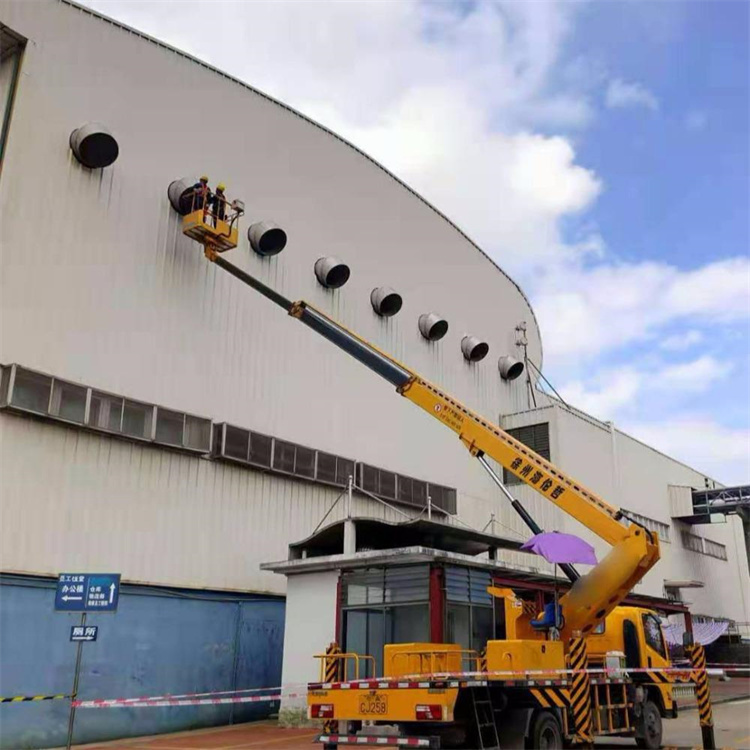 廉江高空作业车出租服务：专业广告牌安装解决方案