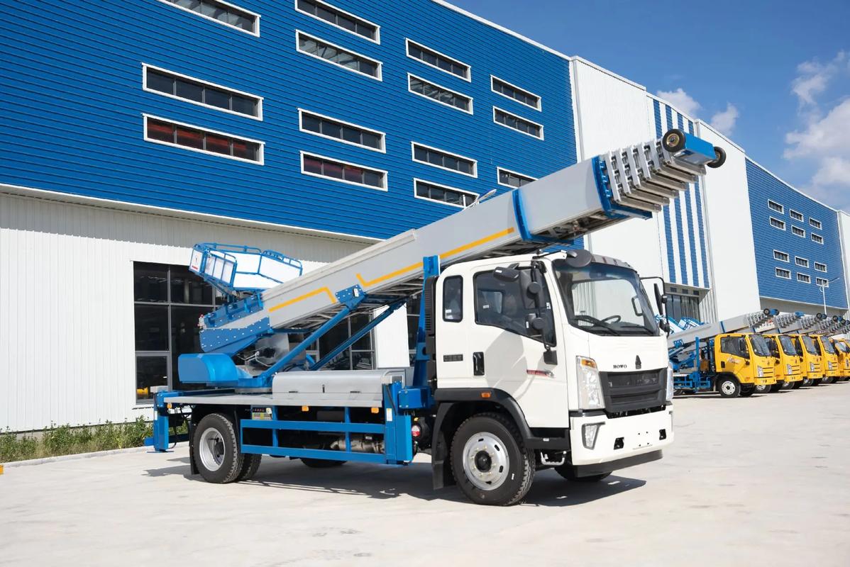 廉江出租云梯车高空作业车 建筑垃圾搬运