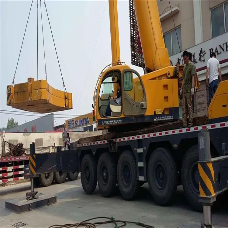 廉江当地吊车出租|机器吊装|75吨|工厂搬迁服务